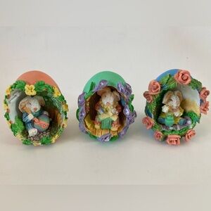 Decorative Easter Egg Figurines Set set of 3 with bunnies inside